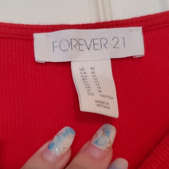 Crop top - Picture 2 of 2